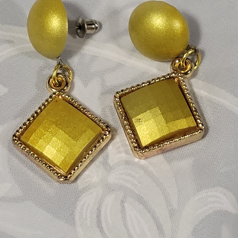 Vtg dangly earrings 80s green & gold